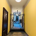 Sweet Home, Vercelli * Milán
