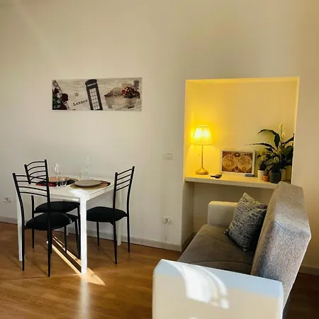 Daire Sweet Home, Vercelli