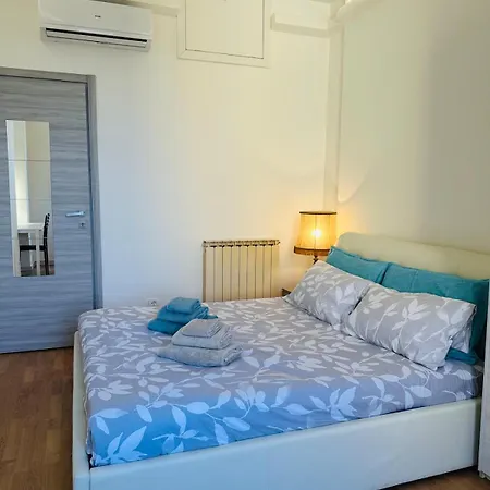 Sweet Home, Vercelli * Milano